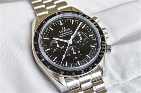 speedmaster moonwatch review